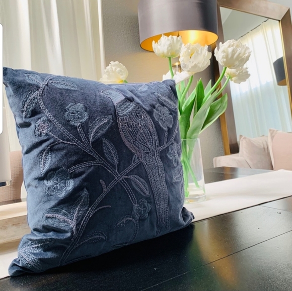 Threshold blue VELVET toss pillow - Picture 3 of 9